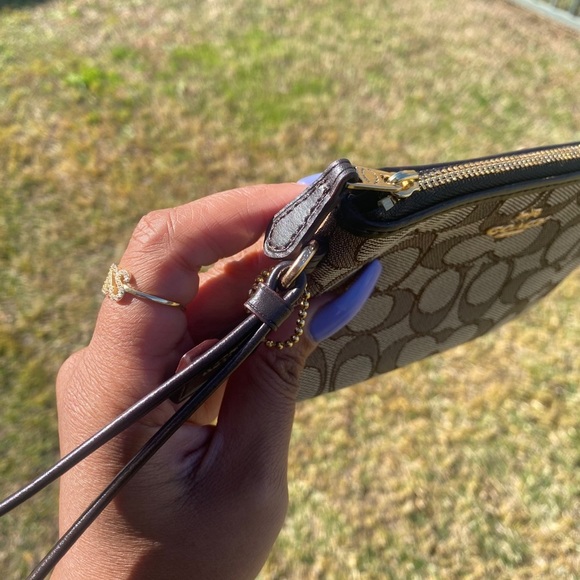 COACH signature wristlet , NWT - Picture 12 of 14
